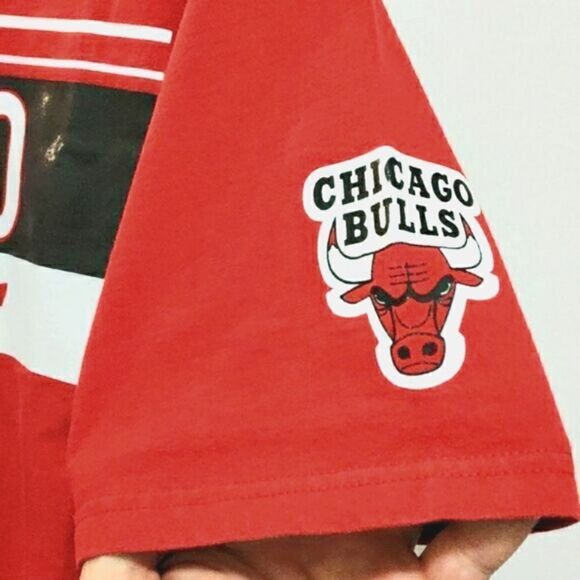 Chicago Bulls T-Shirt - Picture 3 of 7